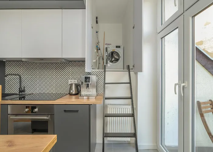 Elegant Near To The Centre Of By Rent Like Daire *