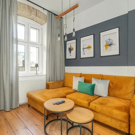 Daire Elegant Near To The Centre Of By Rent Like *