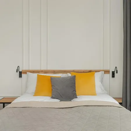 Elegant Near To The Centre Of By Rent Like *