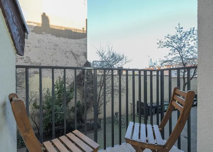 Elegant Near To The Centre Of By Rent Like Appartement